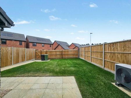 3 bedroom detached house to rent - Photo 4