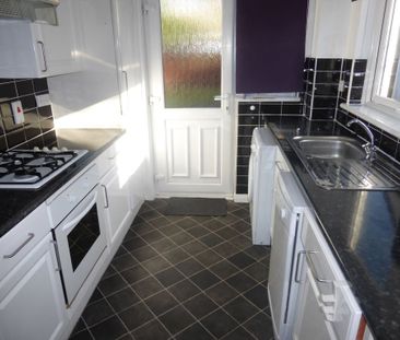 3 bedroom detached house to rent - Photo 3