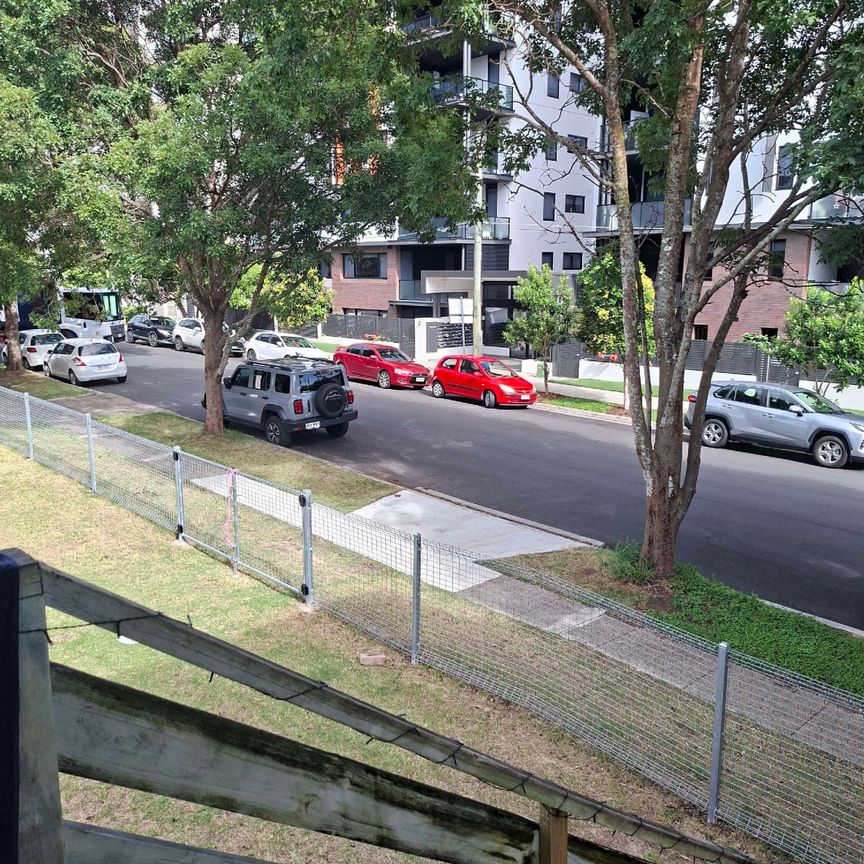 Greenslopes - Photo 1