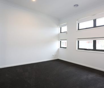 Spacious & Well-Maintained Family Home in a Prime Location - Photo 6