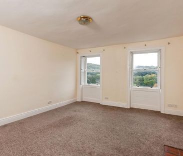 3 bedroom flat to rent - Photo 2