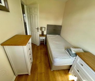 22 Cregagh Court, Belfast, BT6 9PS - Photo 3