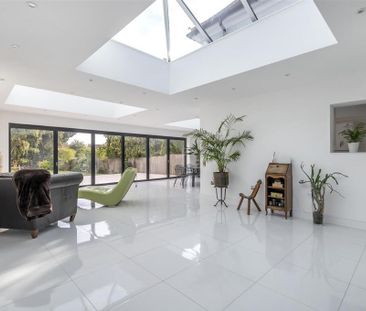 4 bedroom detached house to rent - Photo 1