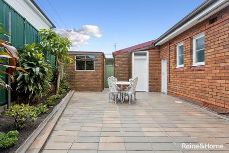 3 Bedroom Home - Photo 3