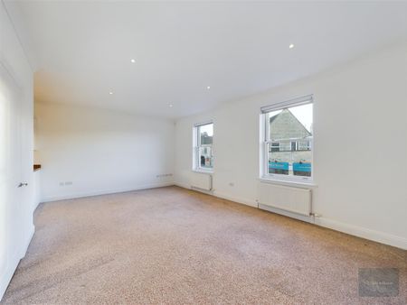 Stones Court, Bradford on Avon, Wiltshire, BA15, Bradford-On-Avon - Photo 4