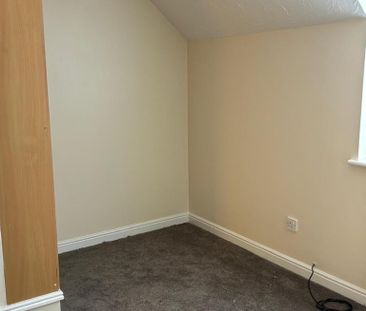 2 bedroom semi-detached house to rent - Photo 3