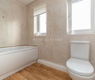 Perth Gardens, Wallsend, Tyne and Wear - Photo 6