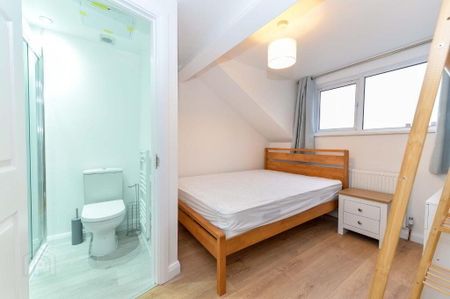 202 Ravenhill Road, Belfast, BT6 8EF - Photo 3