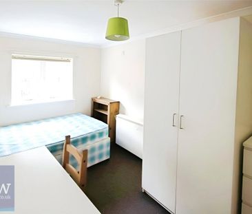 4 bedroom flat to rent - Photo 5