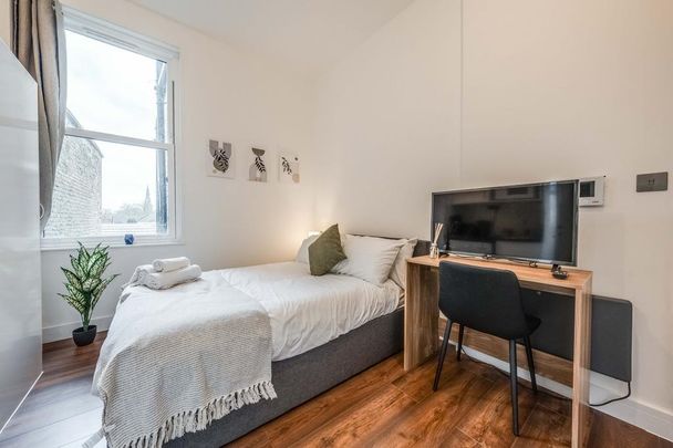 Studio to rent - Photo 1