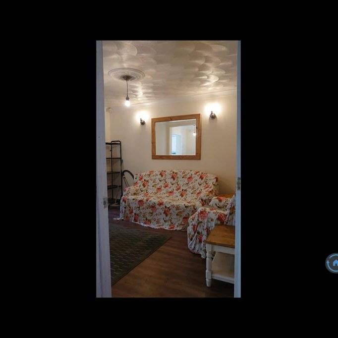 5 bedroom semi-detached house to rent - Photo 1