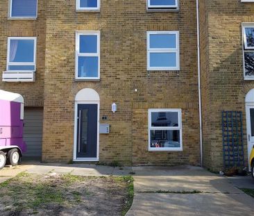 1 bedroom in a house share to rent - Photo 4