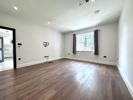 3 bedroom apartment to rent - Photo 2