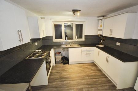 3 bedroom terraced house to rent - Photo 3