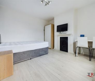 House share to rent - Photo 1