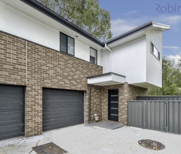 Brand new three bedroom townhouse with ducted air conditioning - Photo 1