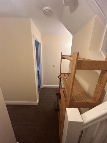 8 bedroom private hall to rent - Photo 5
