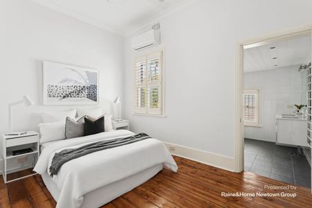 Character and convenience - Photo 5