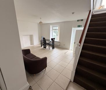 House - Terraced For Rent Wood Road, Pontypridd - Photo 2