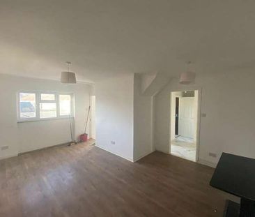 Winvale, Slough, Slough, SL1 - Photo 1