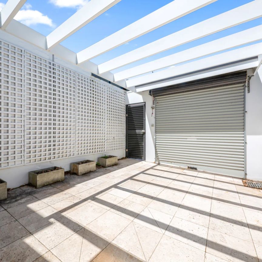 Stylish Single-Level Semi in the Heart of Bondi Junction - Photo 1