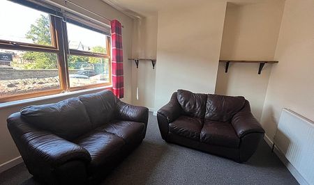 Renovated 4-Bedroom, 2-Bathroom Terraced Property with Separate Living Room & Riverside Garden Near Hallam University - Photo 3