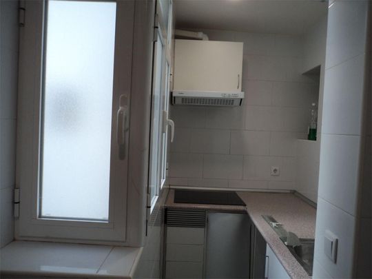 Piso de alquiler en Calle de Illescas, 66, Aluche - Photo 1