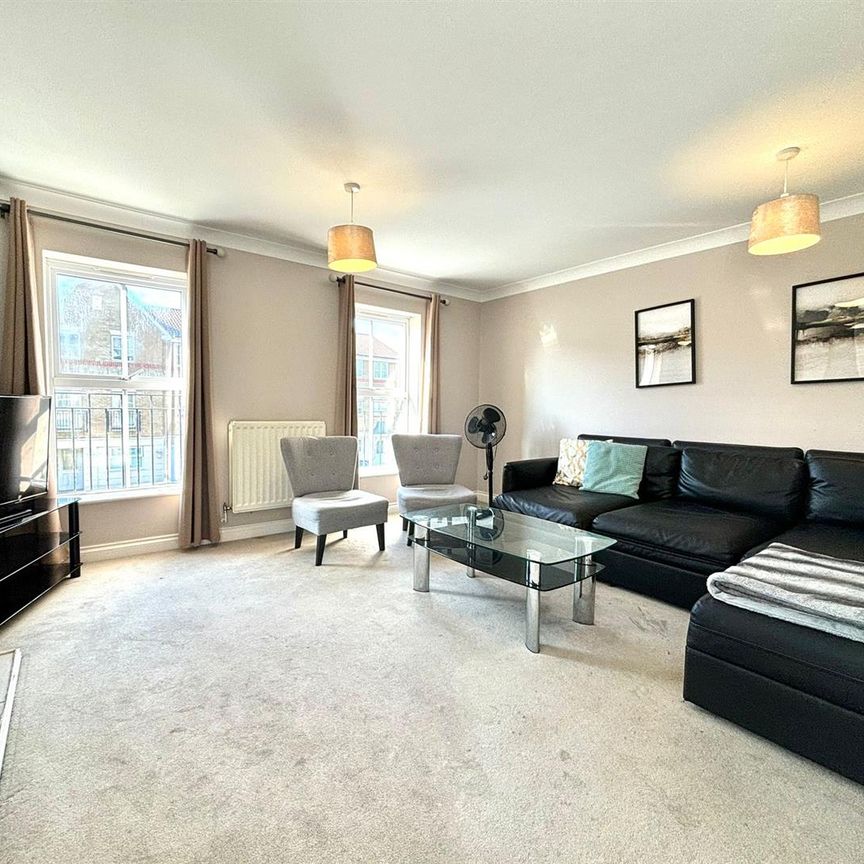 Arklay Close, Hillingdon, UB8 - Photo 1