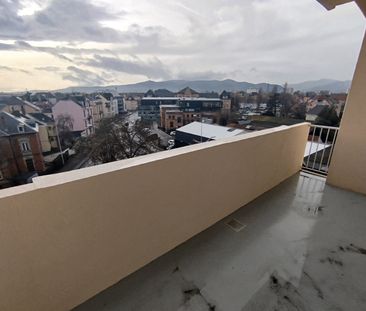 Location Appartement 4 pièces 73m² - Photo 2