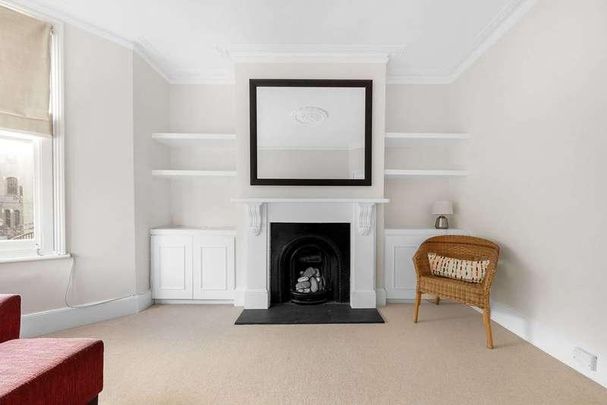 Warriner Gardens, Battersea, SW11 - Photo 1