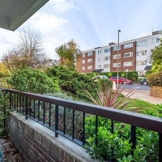 St Johns Avenue, London, SW15 - Photo 1