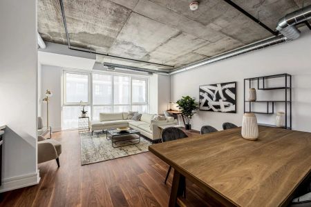 150 Marketplace — 1 Bedroom + Den - Photo 2