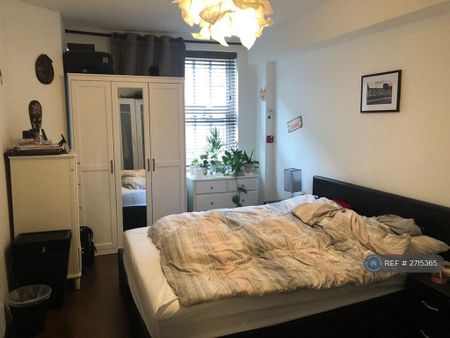 2 bedroom flat to rent - Photo 2