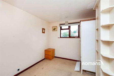 Hazell Road, Farnham, Surrey, GU9 - Photo 4