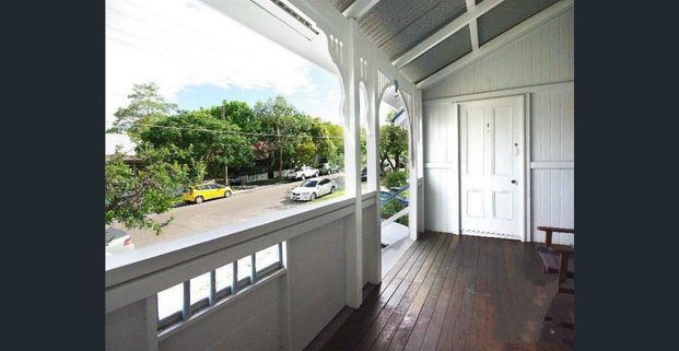 Make Your Holidays Merry in This Character-Filled Queenslander Apartment! - Photo 1