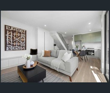 A Stylish Townhouse Designed for Comfortable Modern Living - Photo 2