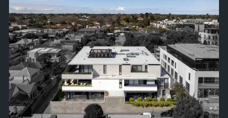 Unparalleled Brighton Luxury - Photo 2