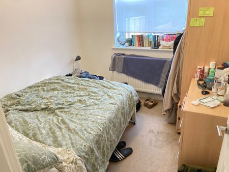 3 Bed Flat, Very Near Lynton Road Area, W3 - Photo 4