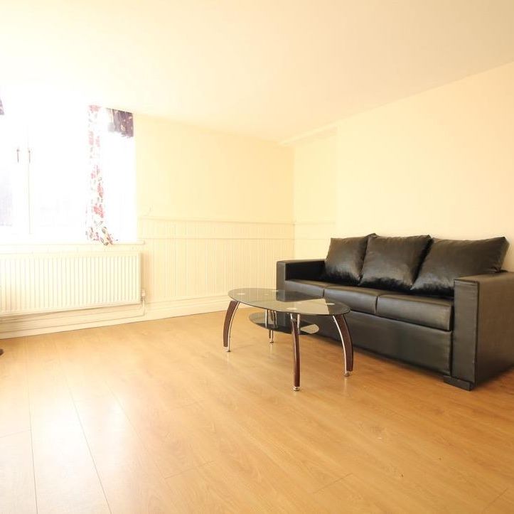 Whitton Road, Hounslow - Photo 1