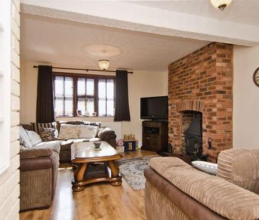 2 bedroom semi-detached house to rent - Photo 5