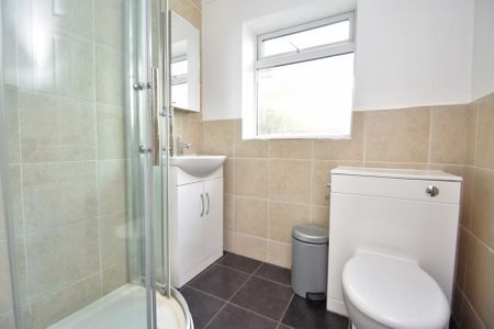 3 bedroom terraced house to rent - Photo 4