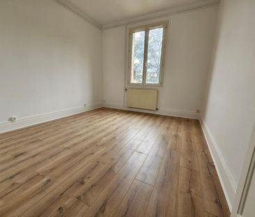Location Appartement 4 pièces 103m² ST CHAMOND 42400 - Photo 1