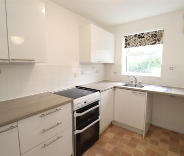 2 bedroom semi-detached house to rent - Photo 6