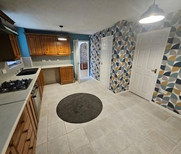 3 bedroom detached house to rent - Photo 5