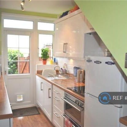 3 bedroom semi-detached house to rent - Photo 1