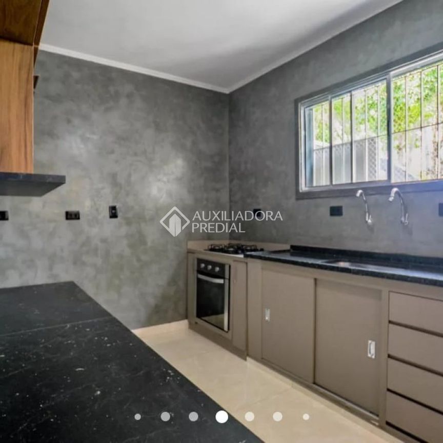 Casa com 2 quartos e 150m² para alugar em Vila Gilda, Santo André. - Photo 1
