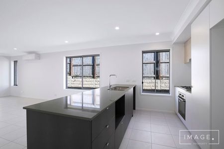 SPACIOUS HOME PERFECT FOR YOUR FAMILY! - Photo 4