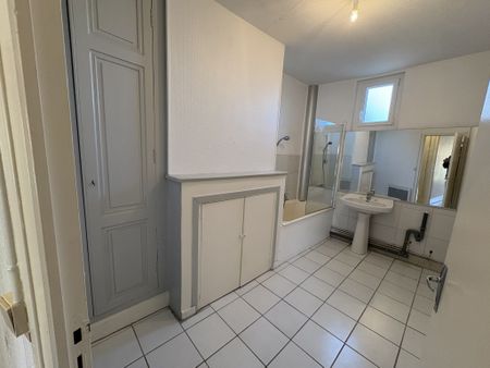 Location Appartement 3 pièces 83m² AGEN 47000 - Photo 5
