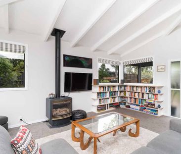 HOKOWHITU - 4 BEDROOMS - Photo 2