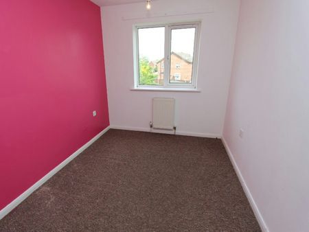 Semi-detached house to rent on - Photo 4